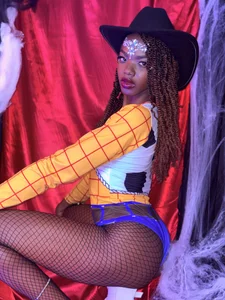 Riri_Blonde10 Naughty Ebony Cowgirl Poză 6