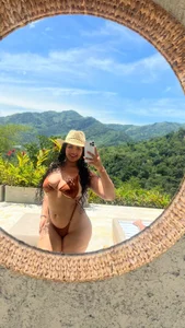 A day of travel and swimming🏊‍♀️ de valkiria_vixen Foto
