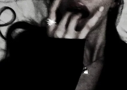 HotRoomies_ With my roommate 😏  4. fénykép