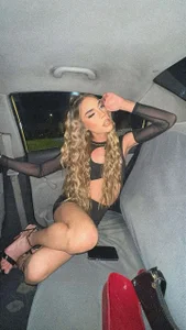 camila_hootie NIGHT IN THE CITY Foto 2