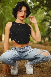 alexandra_lorens outdoors Pic 4