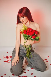 LILA_ELLIOT Lila's secrets on Valentine's Day ❤🔥 Pic 2