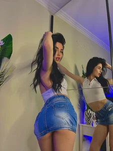 armina_red Porcelain Look Kuva