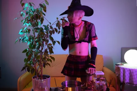 leon_yuugen Your little witch Εικόνα 8