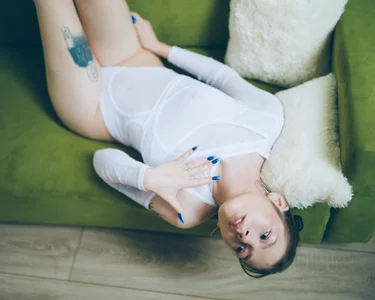 AnnaLevin in white 圖片 6