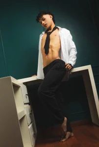 It's hot in the office de kai_OnFire  Imagens