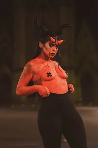 Julieta_Russell The devil in I... 666 Pic 4