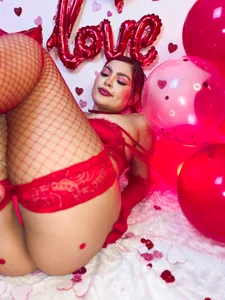 “Skin, Desire & Valentine’s 💄❤️” de Nathali_Adans  6 Imagens