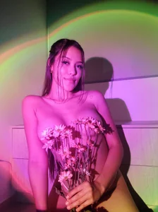 lexiethompson_ Public Pic 3