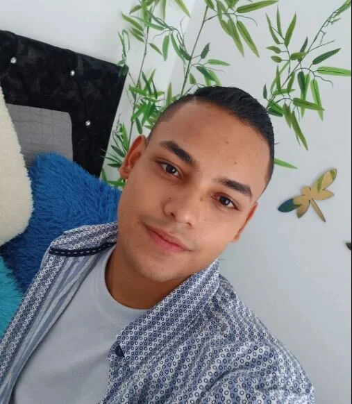 studentdeivy_ immagine di tendenza 4116