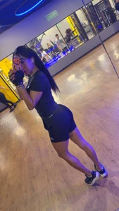 Desire_Loren At the gym Bilde 3
