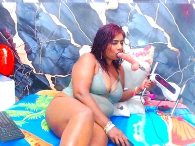 strip me ..im horny od indianerotica69  snímek