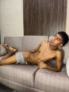 Come, lie down with me 😇 od Ender_h0tt  7 snímek