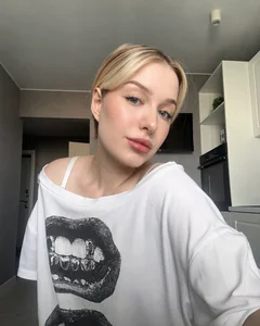 Elisahaps I have very sharp teeth...can I bite you?👄 Poză