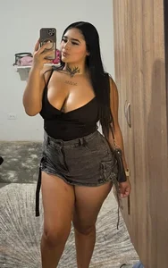 LindseyConnors Public Gambar 3