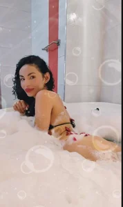 Charlotteblairのmake me feel how hot you are when you see me..の枚の写真