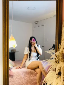 ArabellaTurner Sweet girl🌺  3টি ছবি