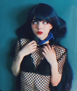 Public de MadnessAlison  2 Imagens