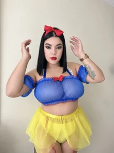 Kylie2211: Halloween 🎃👻🍎 ( 3 фото)