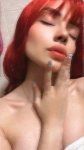 ZaraWest I’m back, babe ❤️🔥 New pics, new energy… and I missed you 😘 Foto 3