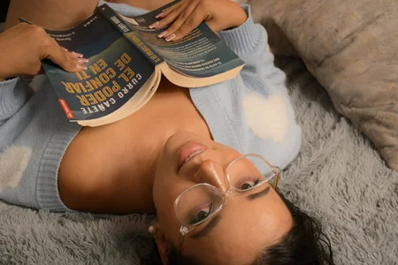 izaro22 you accompany me to read👓 Pic 9