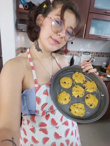 HunnyyLove Sexy cooking Pic 6