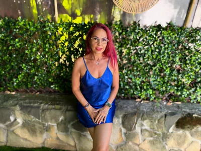 DirtyMature Just a redhead and in her blue dress ✨ Bilde 9