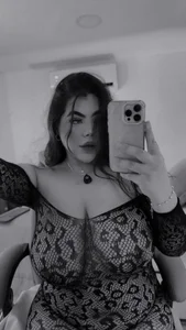 Harmonybabe_ Which part of these photos can you not stop looking at? 😏 Immagine  3