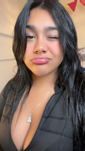 _Dulcinea_1 cute gestures👀 Pic 2