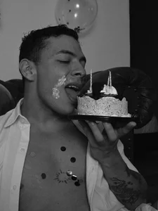 My Birthday 🎈 de OliverWyse  2 Imagens