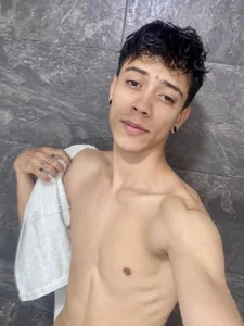 Esteban_Knight 🚿🚿🛀🏻 Pic 3