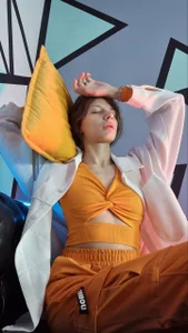 AnnaCringe Did I sell you a pillow? Pic 2