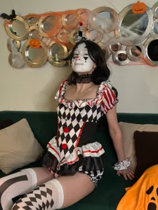 Naomi_Evermore decent clown Kuva 8