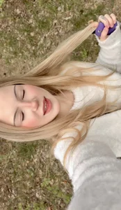 AnnAbbey How do you like my outfit?🥰 Foto 3