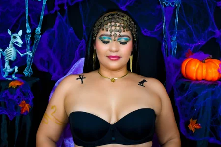 XiommyMorriss Seductive Witch Energy Foto 2