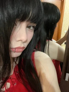 alicegoth redroom Immagine  5