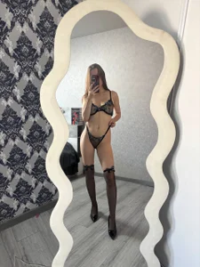 Cinnabon-1 new mirror for photos <3 Pic 3