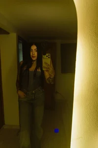 alice_millions Feeling pretty today. 🦋 Pic 3