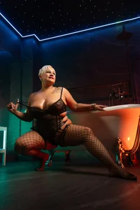 GianellaCox_ Sex Bathtub♥ Do you want a shower together? Pic 2