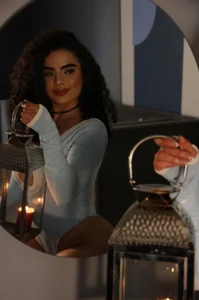 KylieJenkinsのseduction and candlesの 3枚の写真