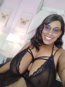 DakotaSexShow kullanıcısının Don´t miss my bobs albümü -  3 fotoğraf