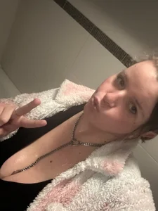 Laura-Loveyou: Public ( 7 фото)