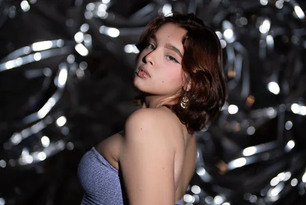 mia_foster_t Me Billede