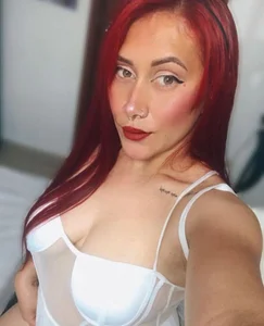 Luna_Paris_ Know me Pic 2