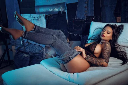 Ivy_Trix Dark vibes Pic 2