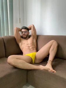 Liam_Kleiin YELLOW รูป  6