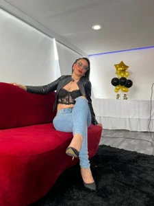 Elaanna_01 More of your QUEEN😈 Pic 3