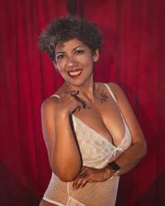 Julianewell San valentine Pic 4