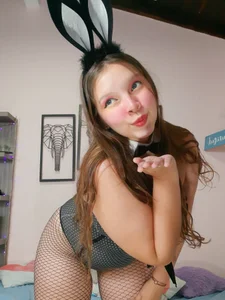 LEYNABRAUN YOUR SEXY BUNNY Pic