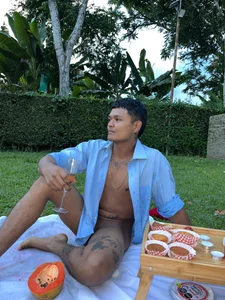 AndrewKenoxx_ Our Valentine’s Date 🍷🍷  4টি ছবি